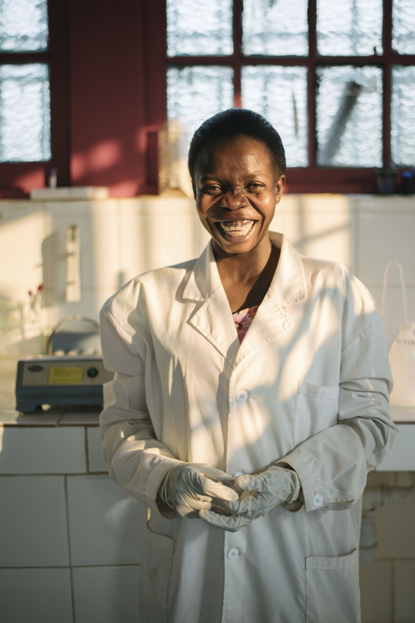 Lab technician Georgine Kambela in the DNDi lab